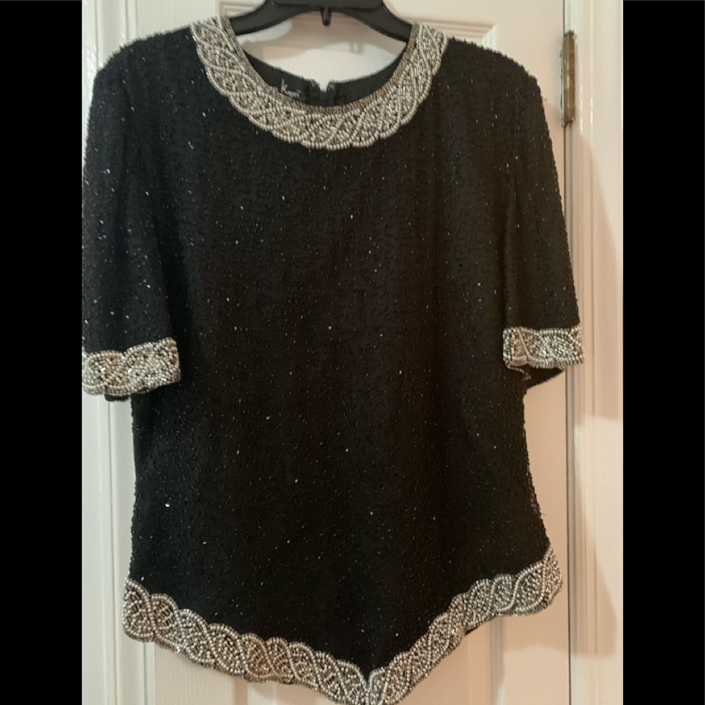 Beautiful holiday top bedazzled sz large